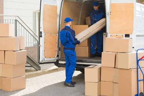 Moving van service for homes in Ealing