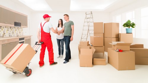 Customer and mover confirming items before loading